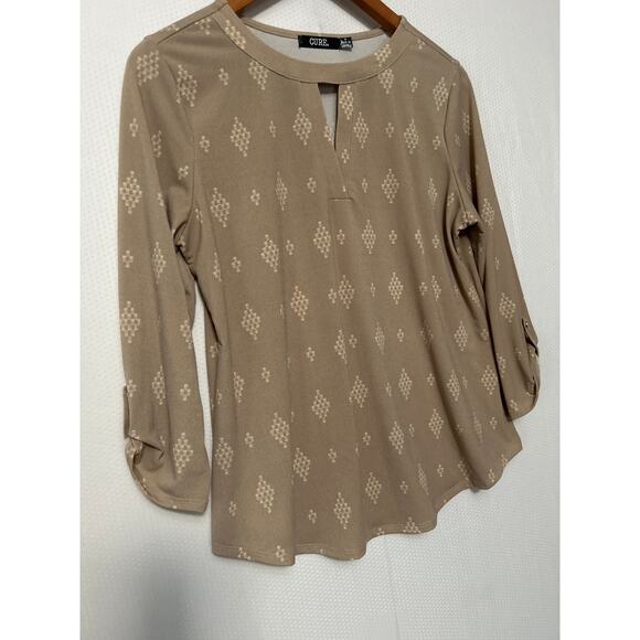 Cure Women's Beige 3/4 Roll-Tab Sleeve Keyhole Neck Blouse Geometric Top Medium - Picture 4 of 10